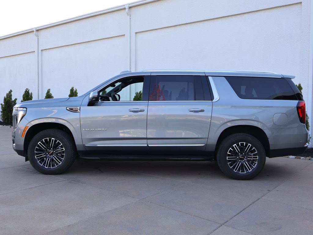 New 2026 GMC Yukon XL Elevation w/ Elevation Premium Package AWD/4WD image 3