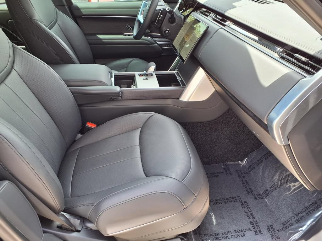 Certified 2025 Land Rover Range Rover SE AWD/4WD image 7