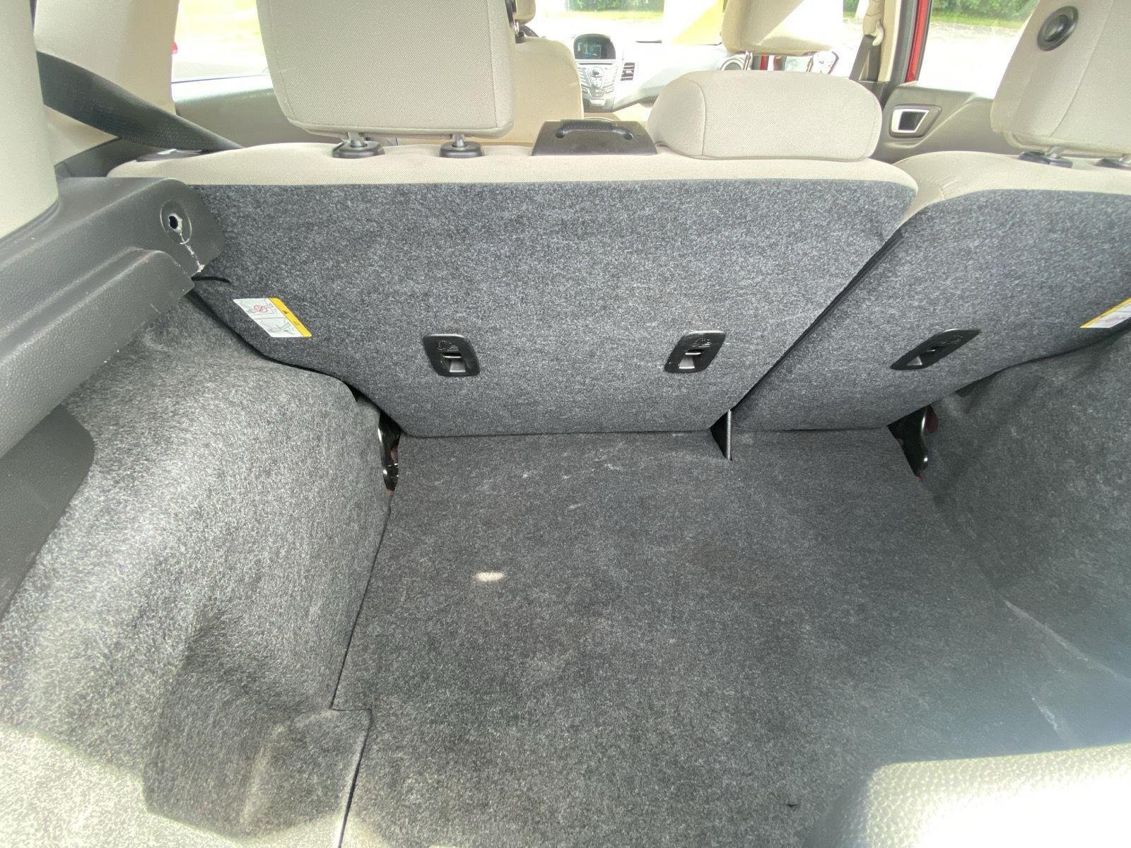 Used 2014 Ford Fiesta SE FWD image 5