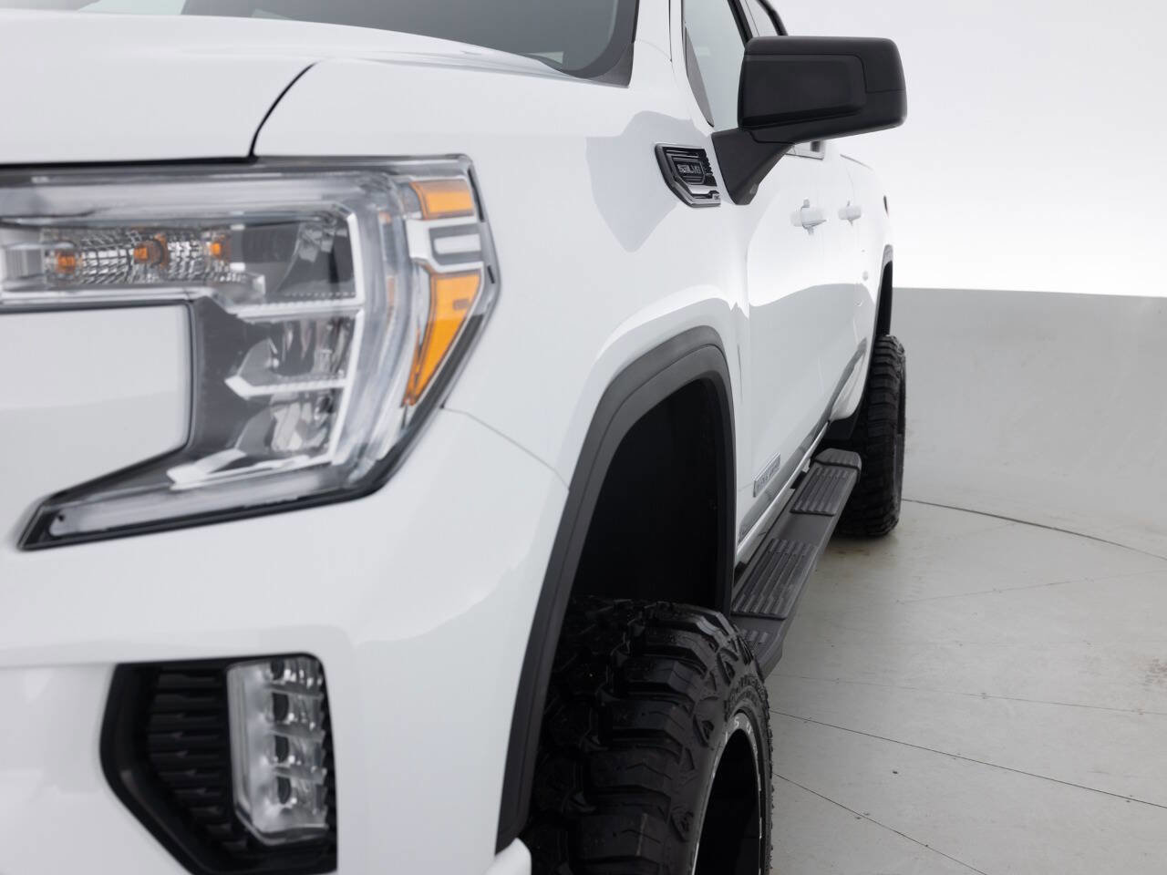 Used 2020 GMC Sierra 1500 Elevation image 12