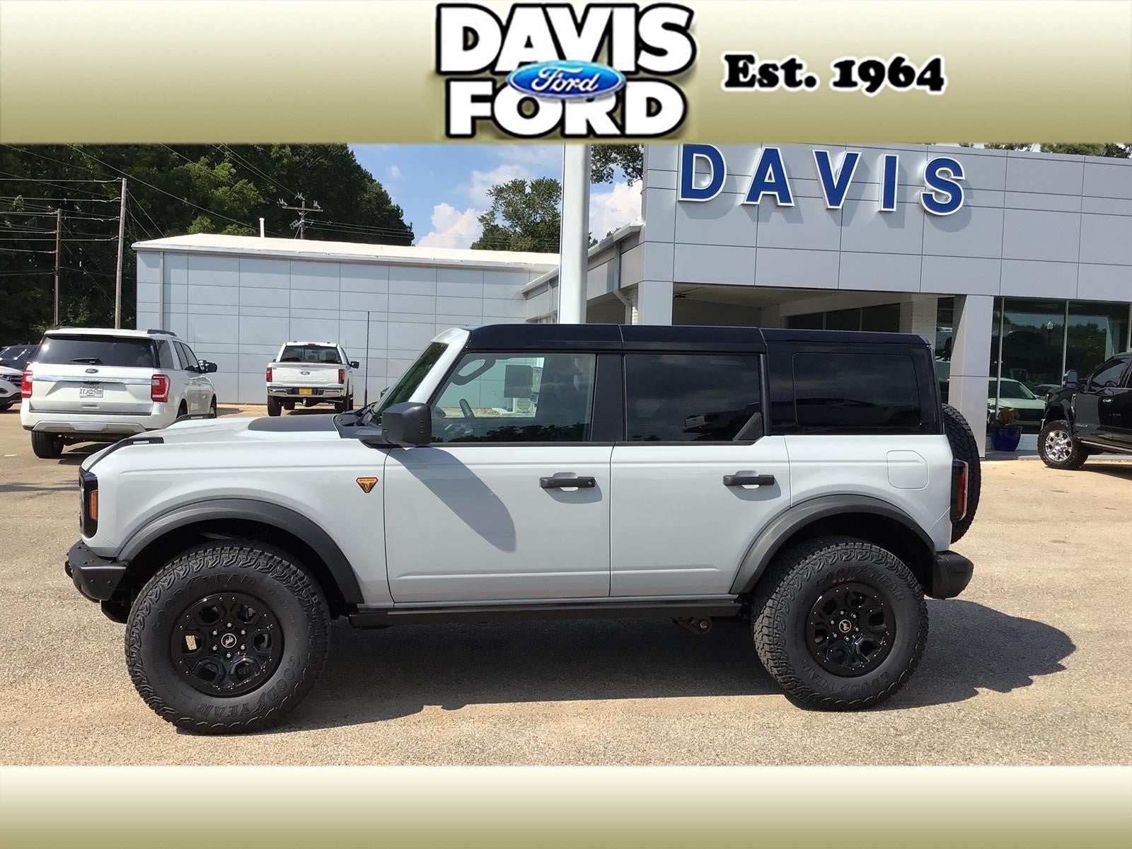 New 2026 Ford Bronco Badlands AWD/4WD image 4