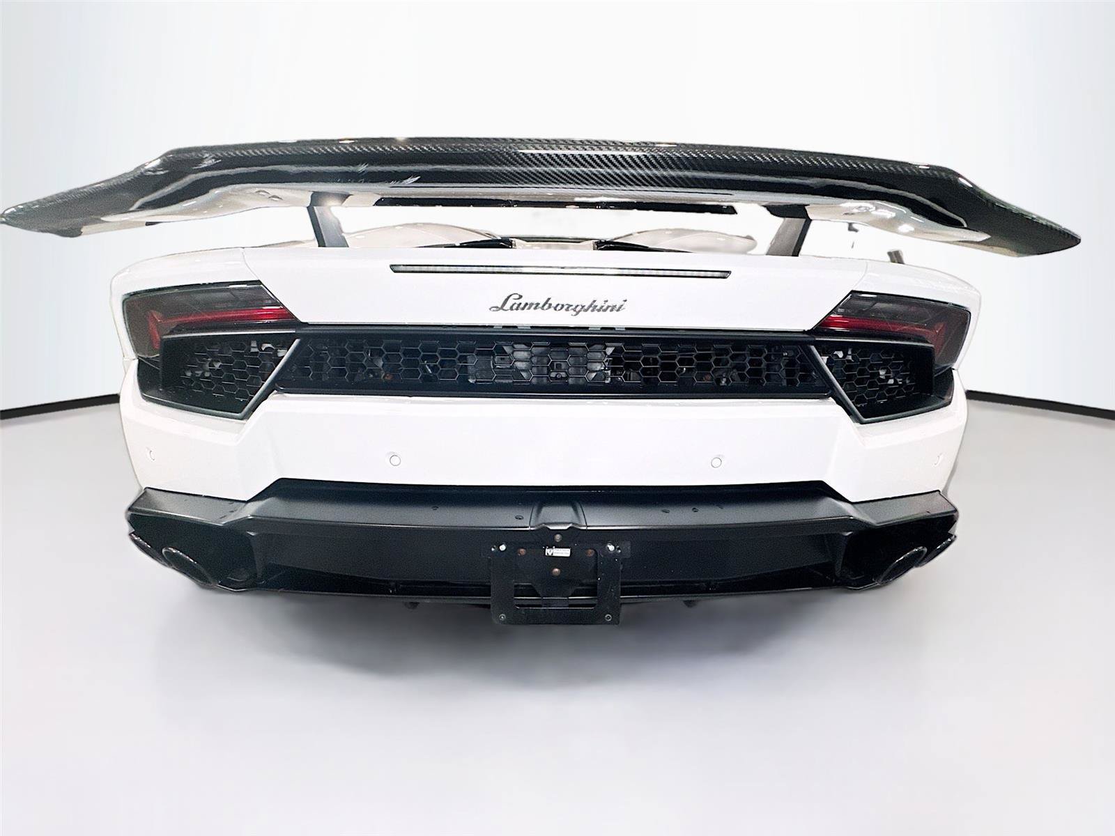 Used 2018 Lamborghini Huracan LP 580-2 RWD image 4