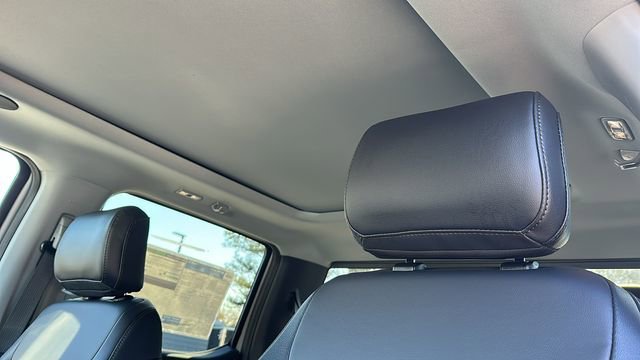 New 2026 Ford F250 Lariat w/ Black Appearance Package image 29