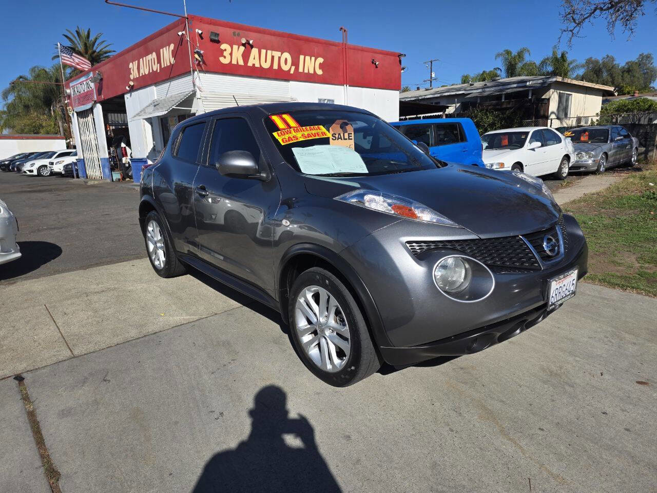 Used 2011 Nissan Juke SV FWD image 1