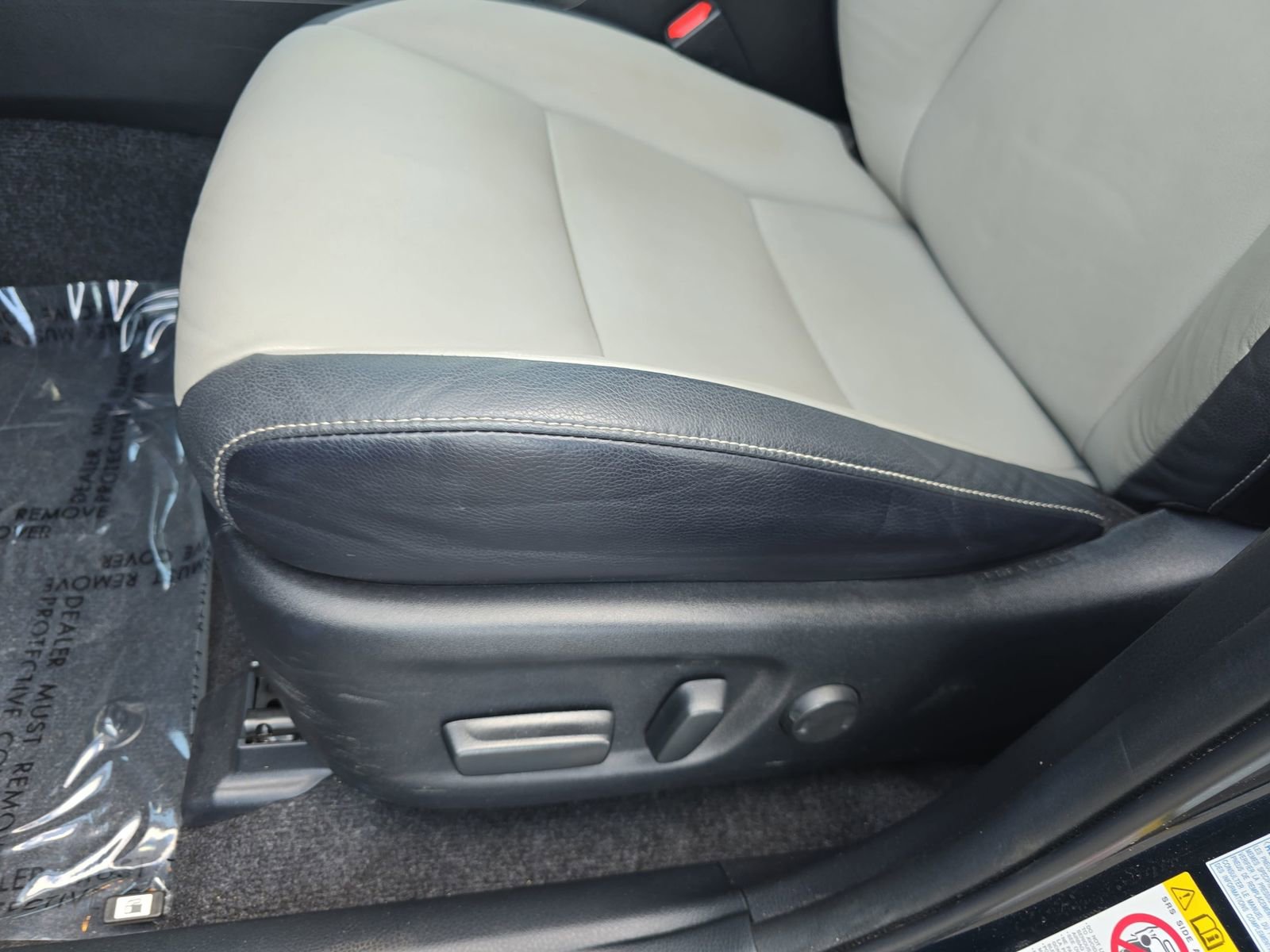 Used 2017 Toyota RAV4 Limited w/ Carpet Mat Package AWD/4WD image 34