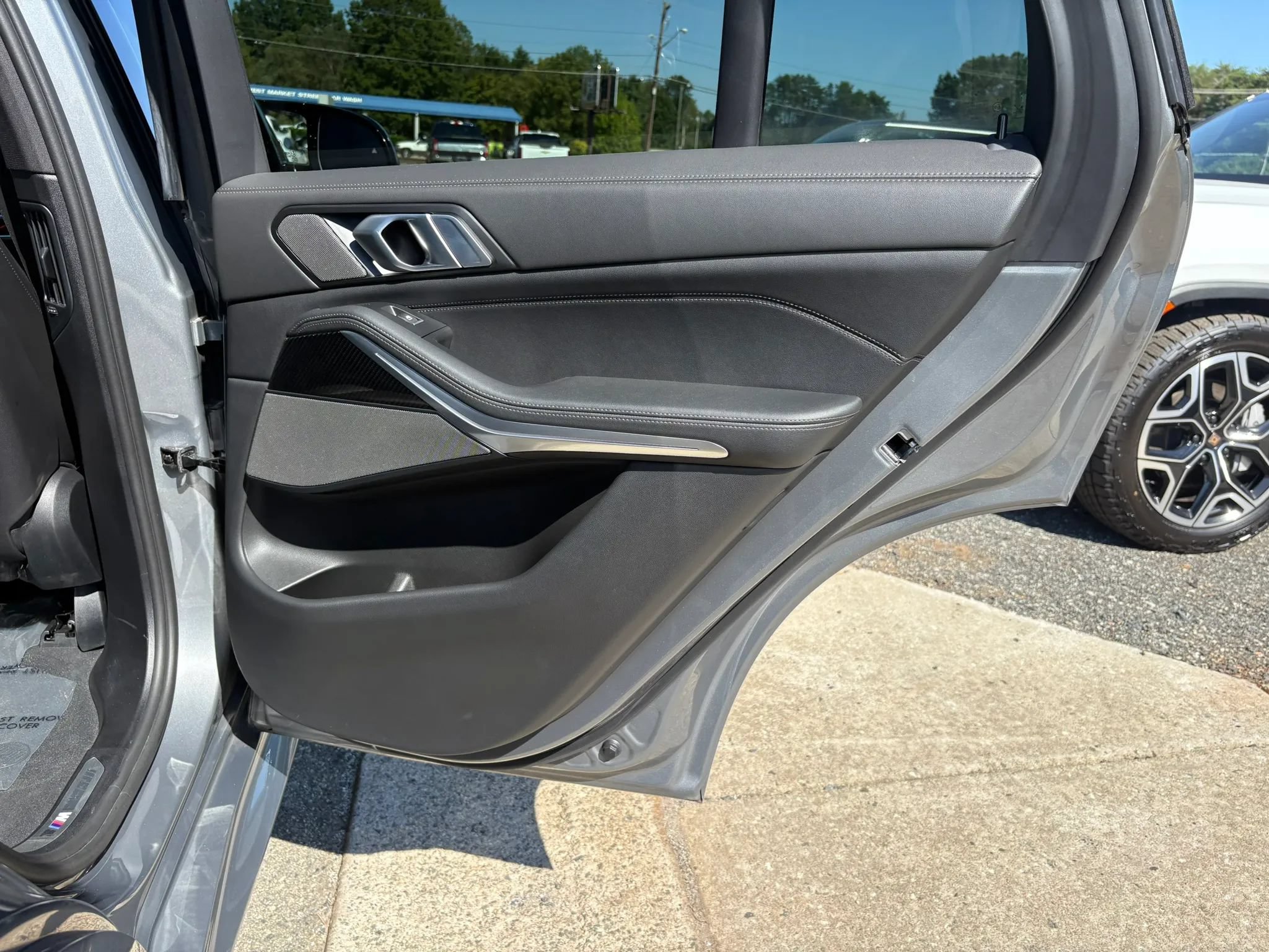 Used 2024 BMW X5 M60i w/ Climate Comfort Package AWD/4WD image 13