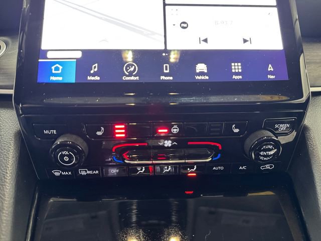 Used 2023 Jeep Grand Cherokee Limited w/ MOPAR Finishing Package image 3