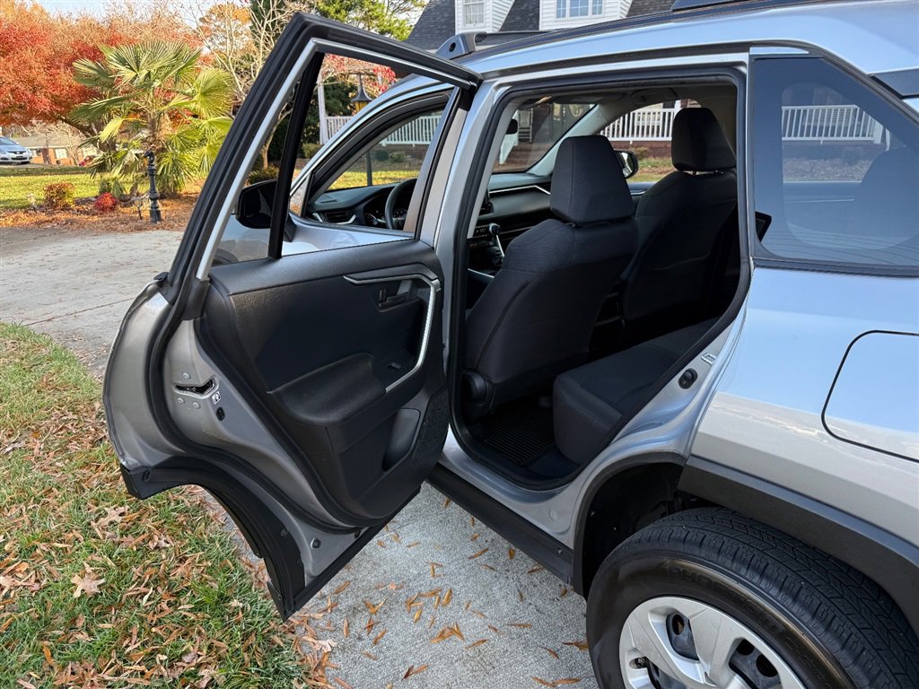 Used 2019 Toyota RAV4 LE w/ All Weather Liner Package image 45