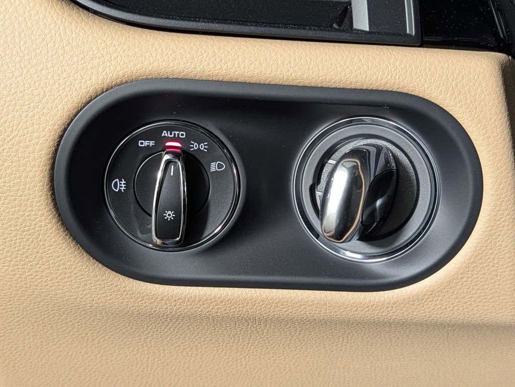 New 2026 Porsche Macan image 35