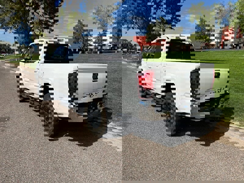 Used 2019 Toyota Tacoma SR5 RWD image 3