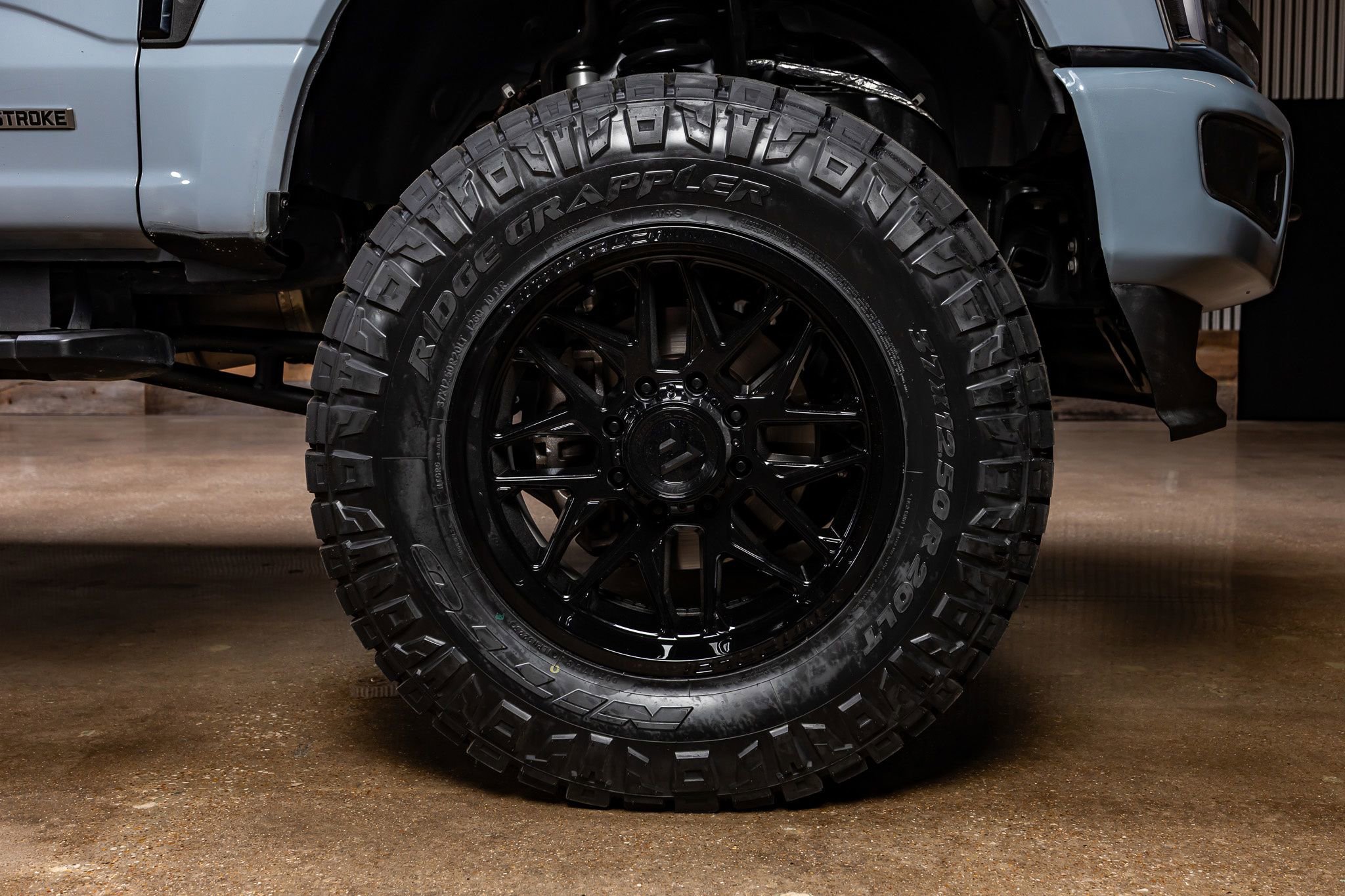 Used 2024 Ford F350 Lariat w/ Sport Appearance Package image 12