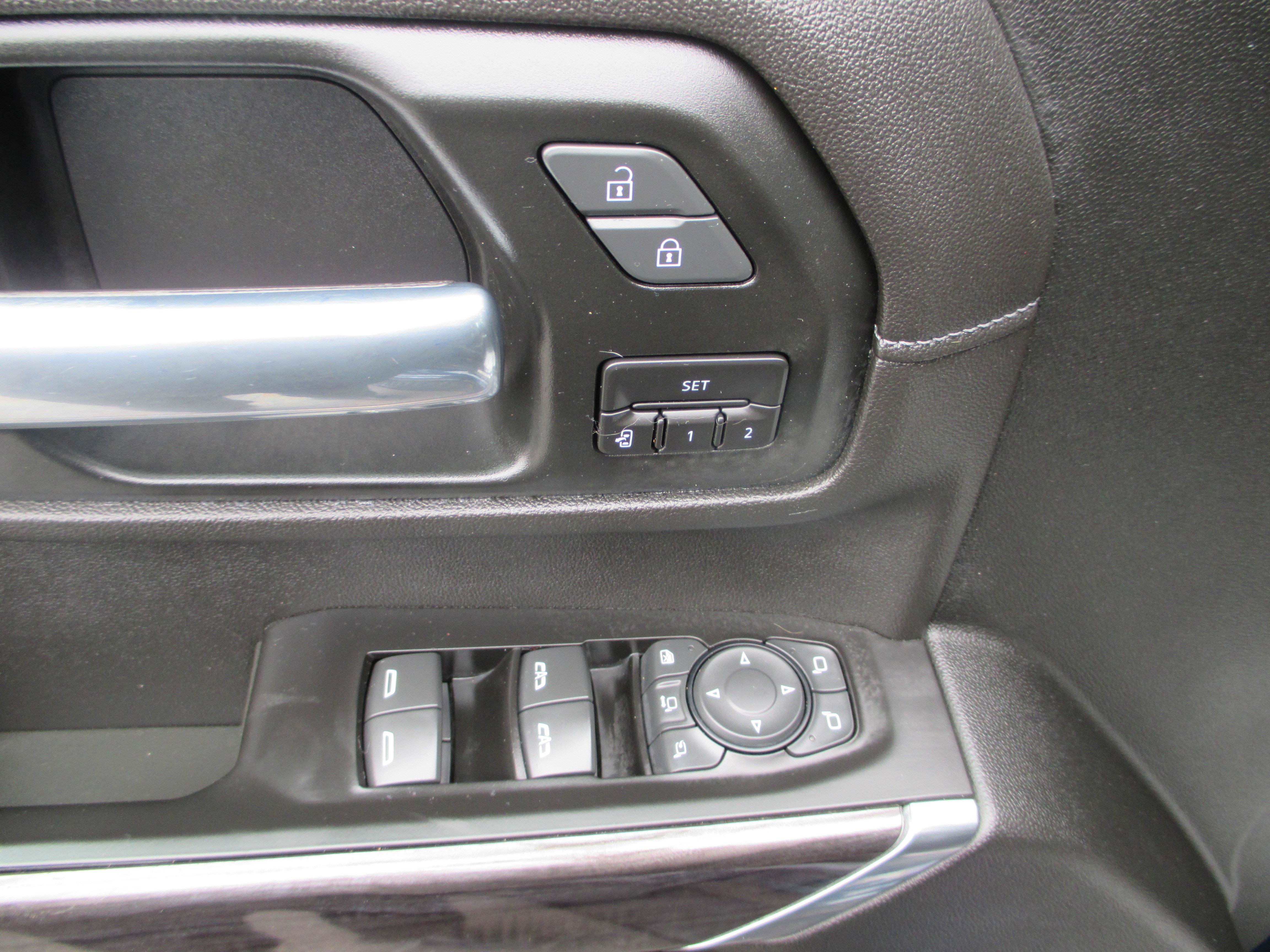 Used 2020 Chevrolet Silverado 2500 LTZ w/ LTZ Premium Package image 14