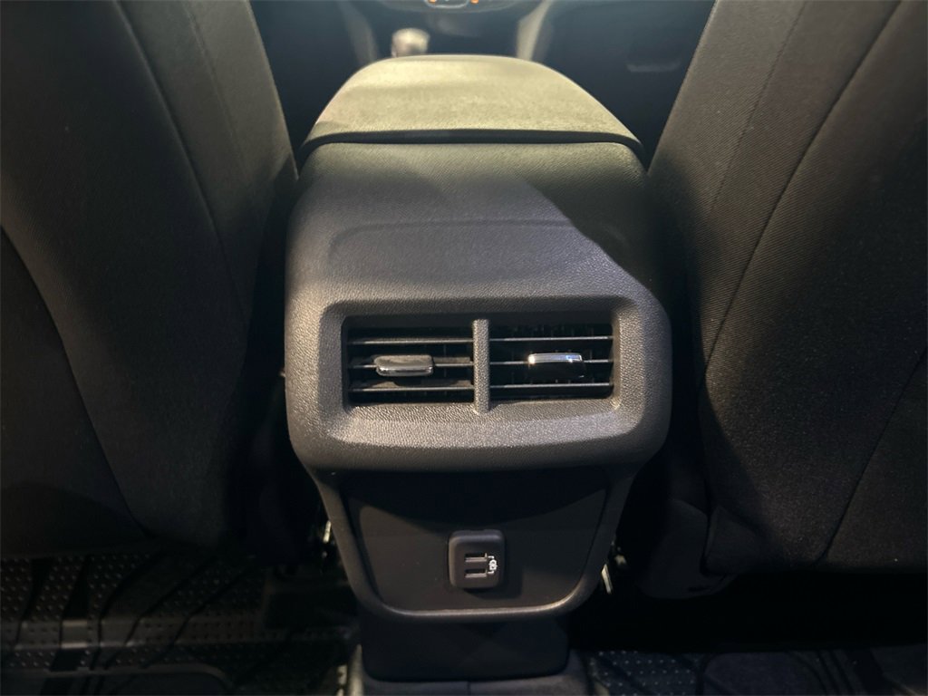 Used 2023 Chevrolet Equinox LT image 30