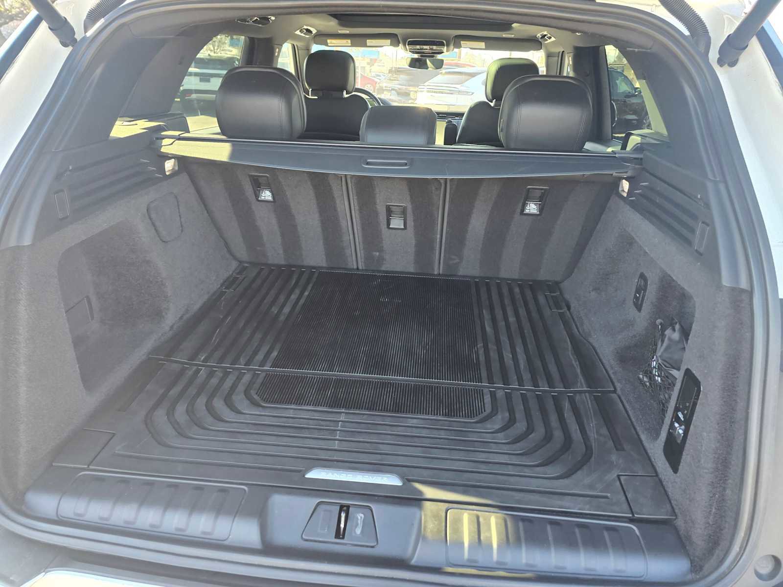 Used 2023 Land Rover Range Rover Sport SE Dynamic image 17