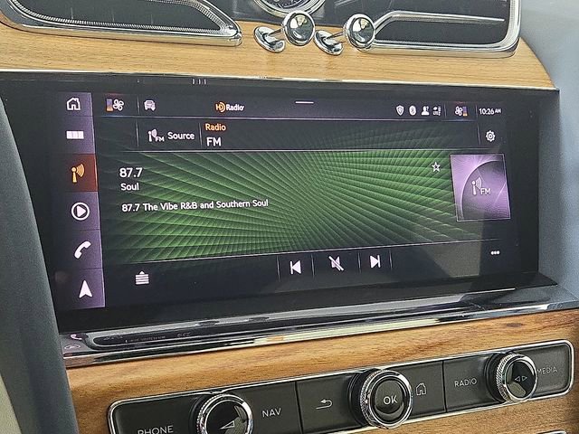 Used 2023 Bentley Bentayga Plug-In Hybrid image 19