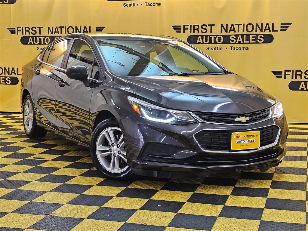 Used 2017 Chevrolet Cruze LT image 1