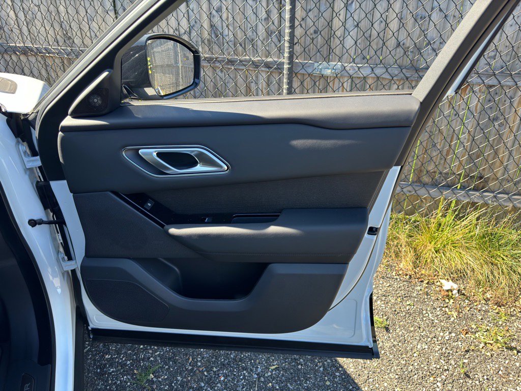 New 2026 Land Rover Range Rover Velar Dynamic SE image 21