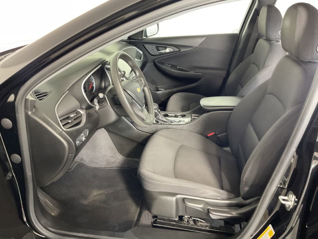 Used 2023 Chevrolet Malibu LS FWD image 17