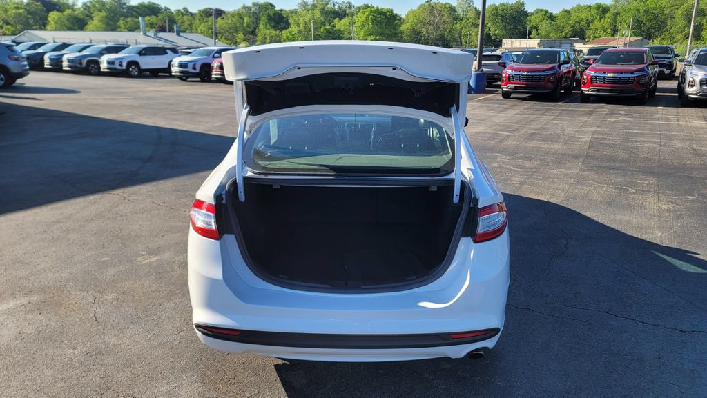 Used 2015 Ford Fusion SE w/ Equipment Group 202A FWD image 11