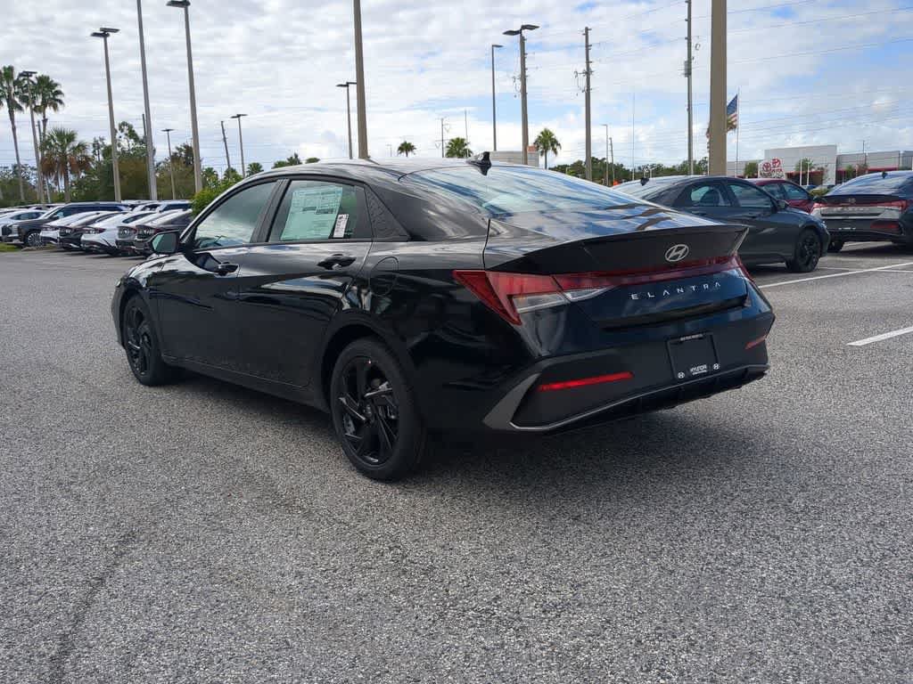 New 2026 Hyundai Elantra SEL Sport Premium FWD image 4