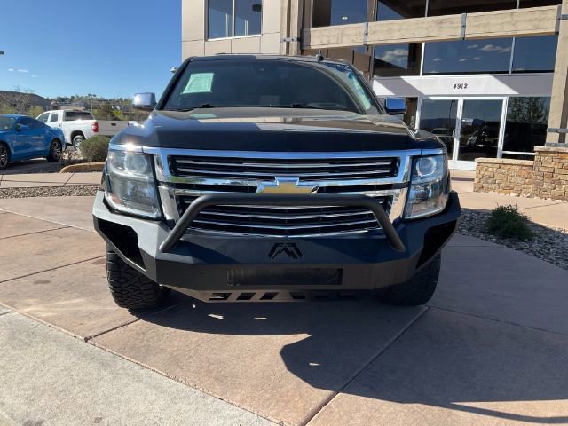Used 2019 Chevrolet Suburban Premier AWD/4WD image 3