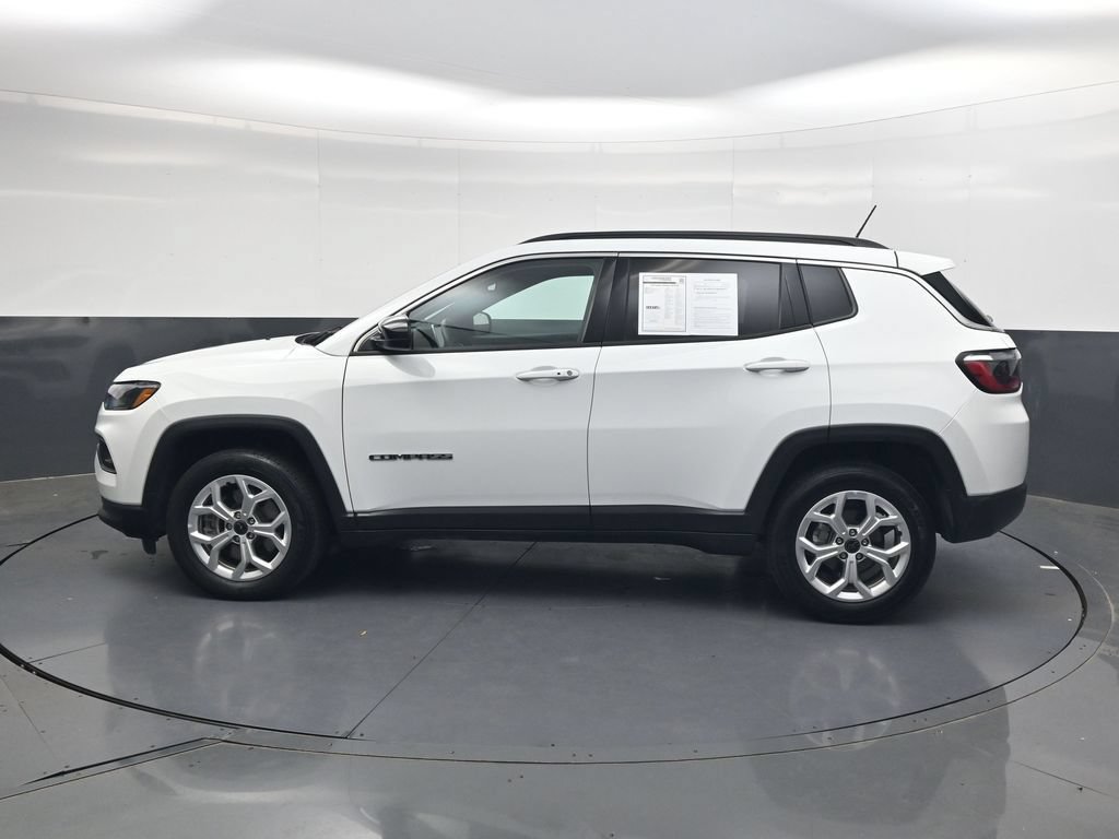 Used 2025 Jeep Compass Latitude AWD/4WD image 10