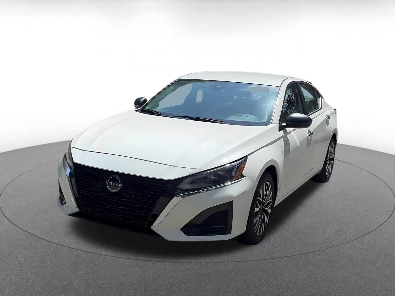 Used 2025 Nissan Altima 2.5 SV FWD image 5