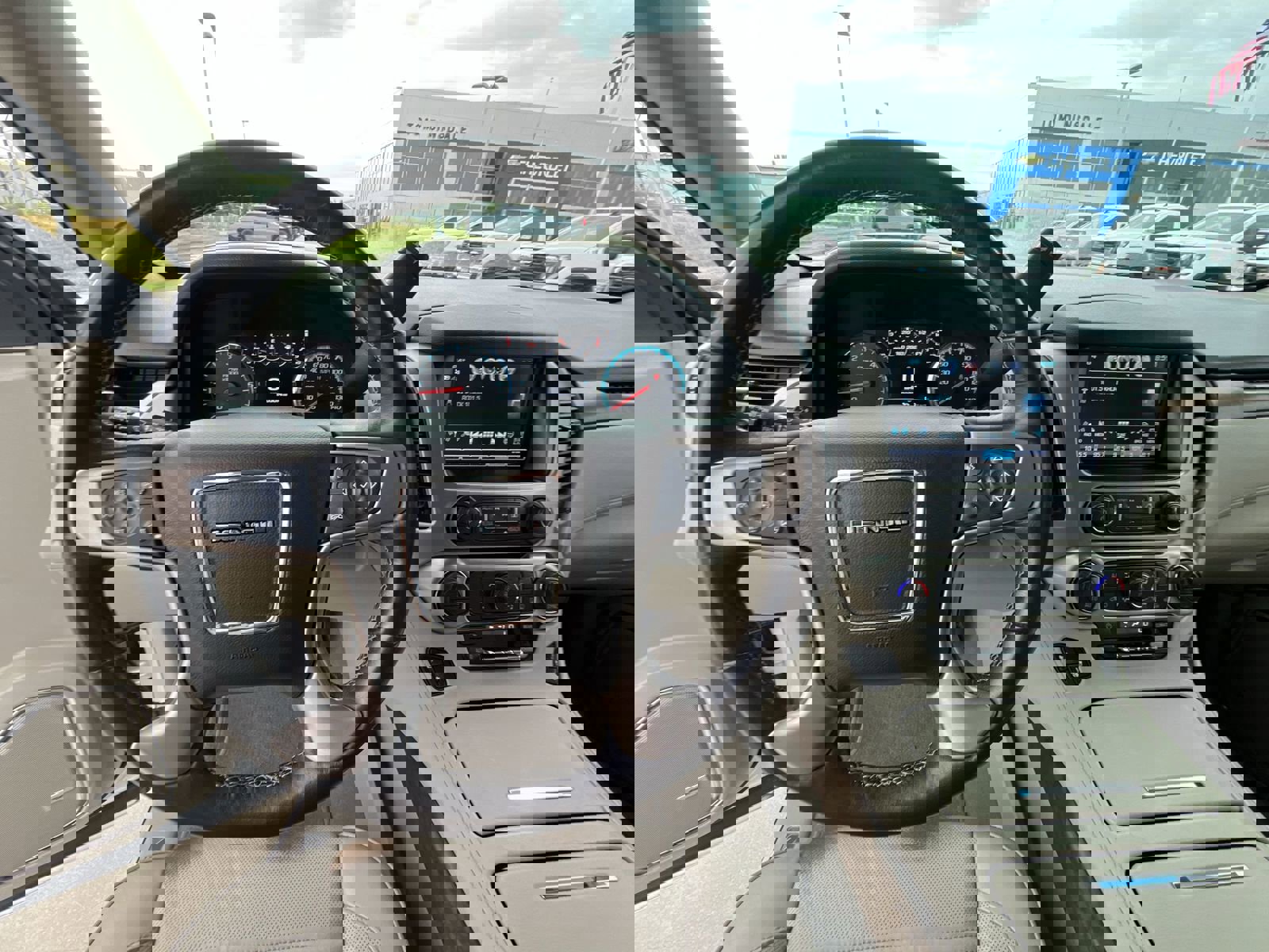 Used 2019 GMC Yukon Denali w/ Enhanced Security Package image 5