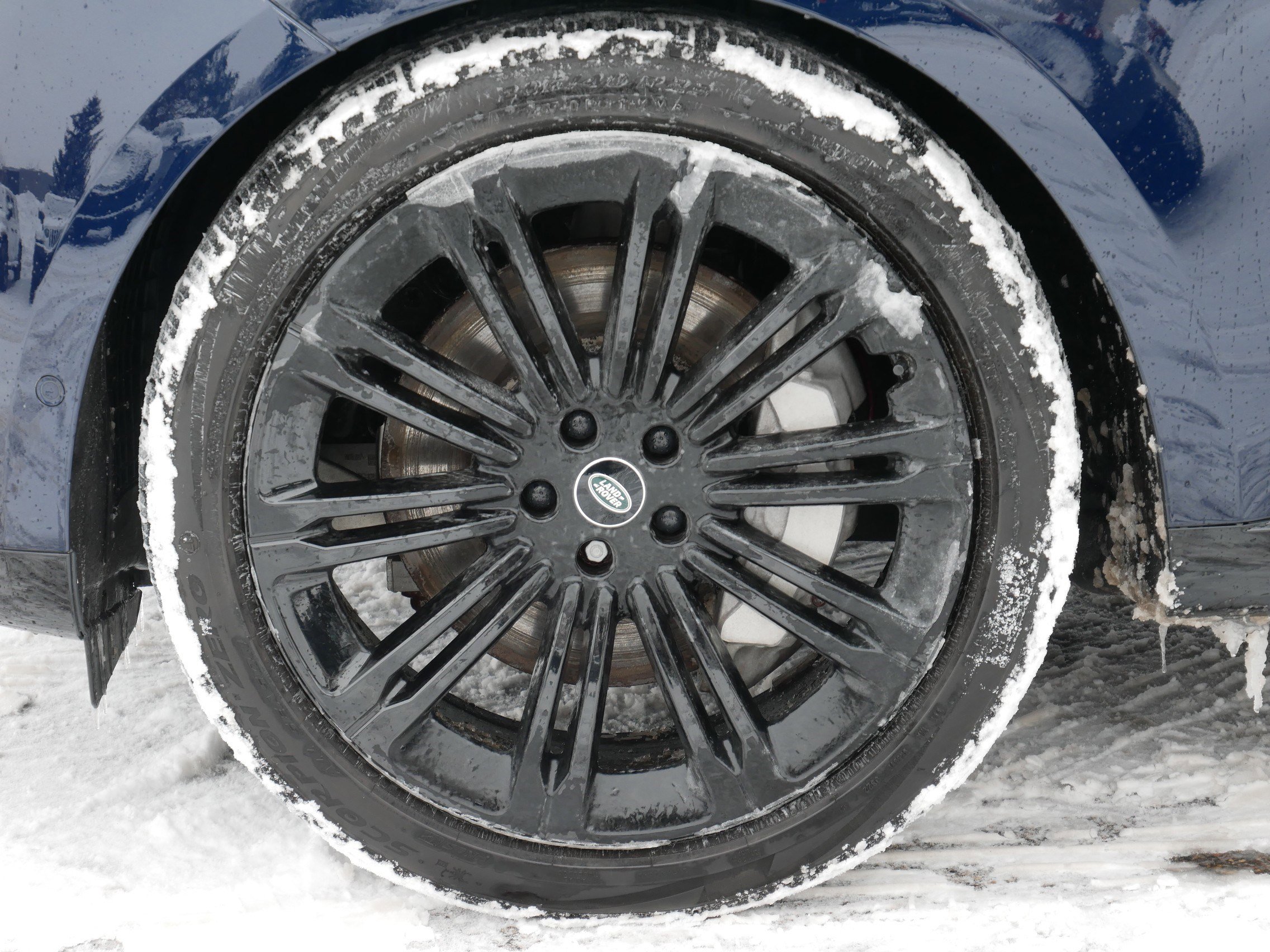 Used 2023 Land Rover Range Rover SE image 1