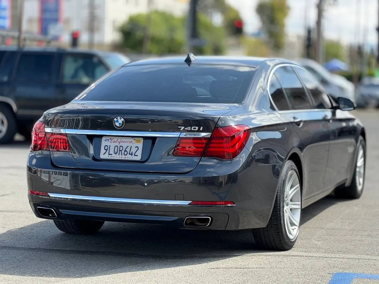 Used 2014 BMW 740i image 16