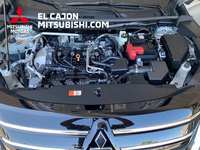 New 2025 Mitsubishi Outlander SE image 23