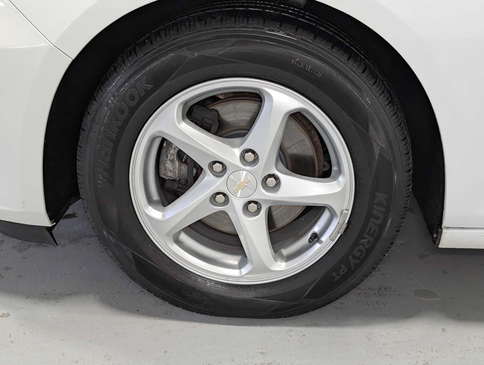 Used 2018 Chevrolet Malibu LS FWD image 3
