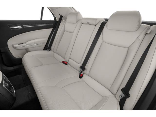 Used 2019 Chrysler 300 Touring w/ Chrome Appearance Package RWD image 17