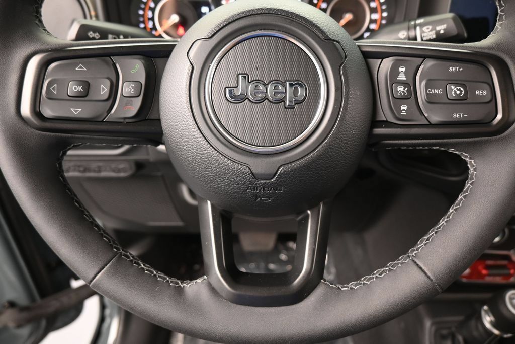Used 2026 Jeep Gladiator Mojave AWD/4WD image 34