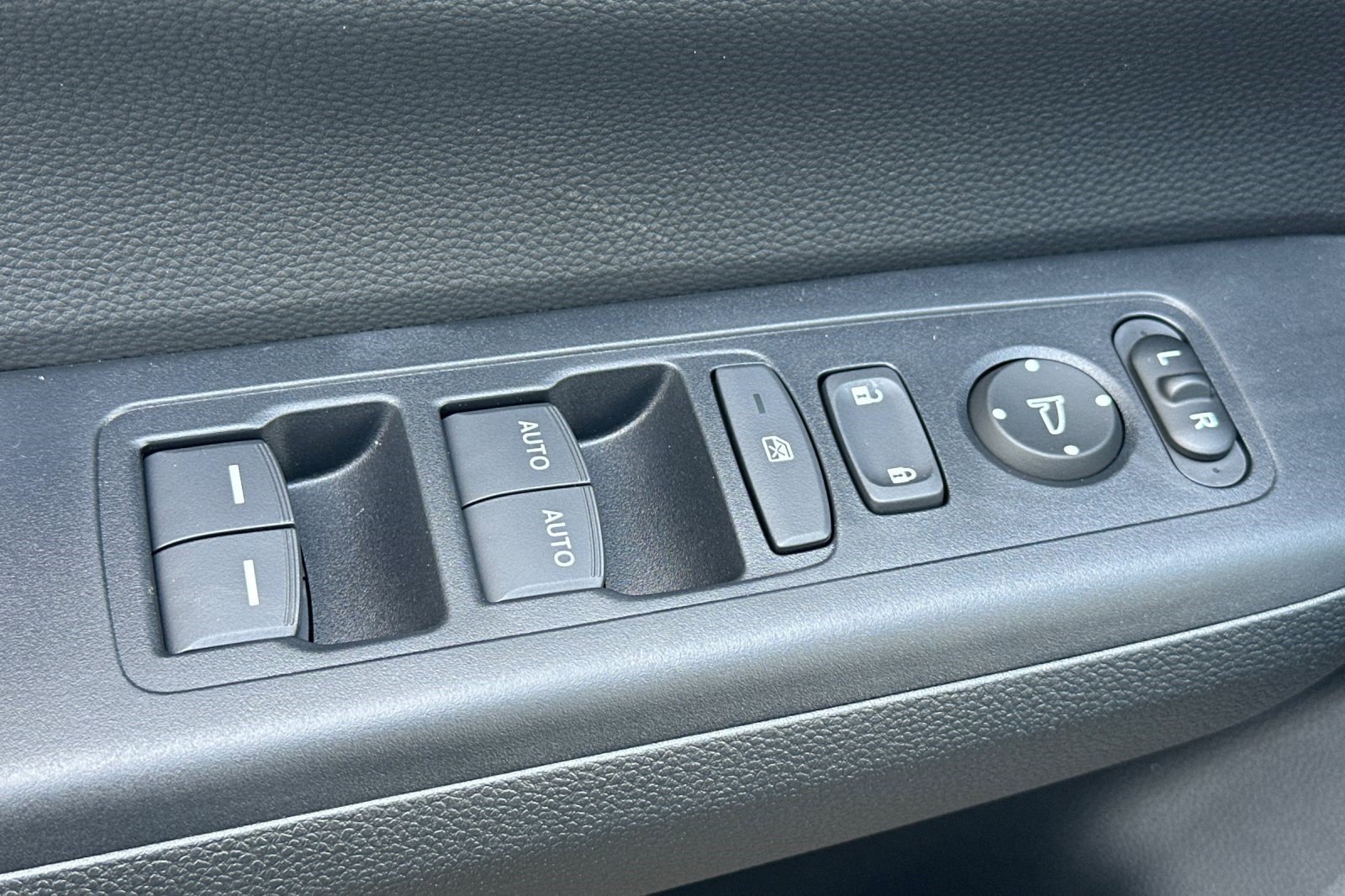 New 2026 Honda CR-V EX image 13