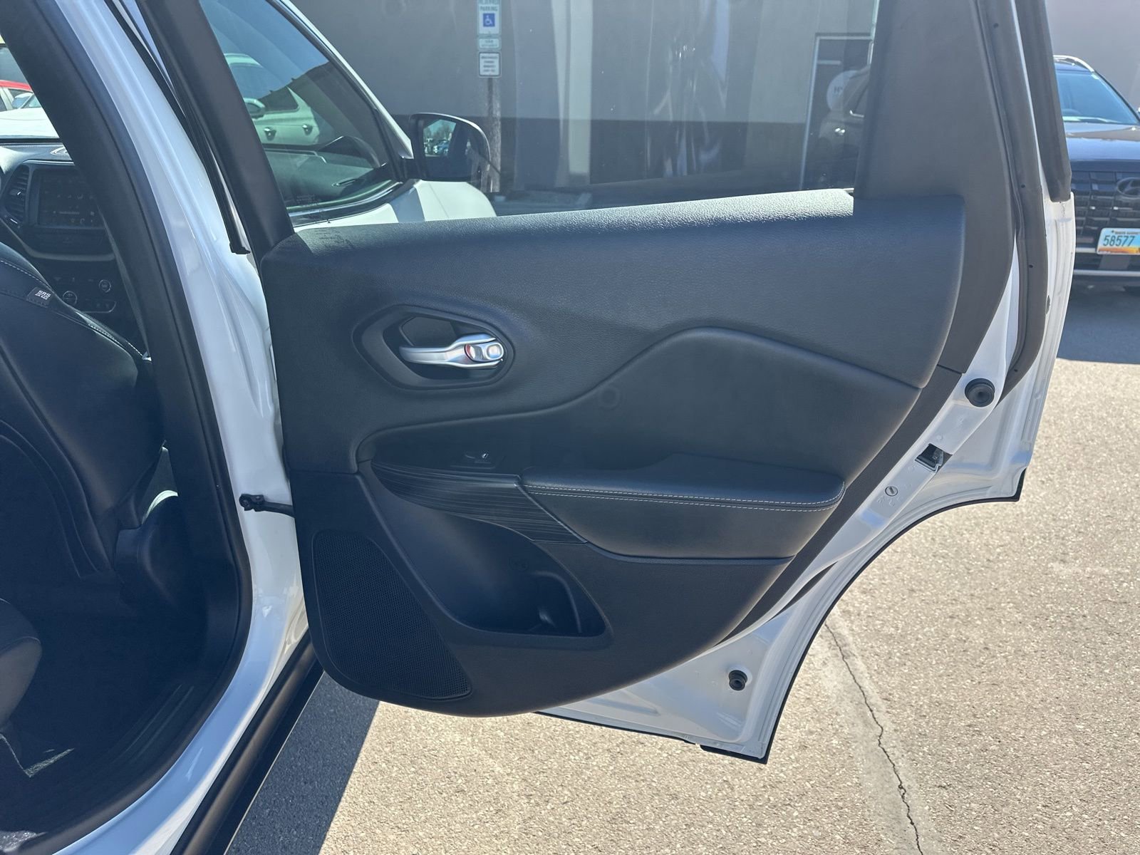 Used 2014 Jeep Cherokee Limited w/ Trailer Tow Group image 31