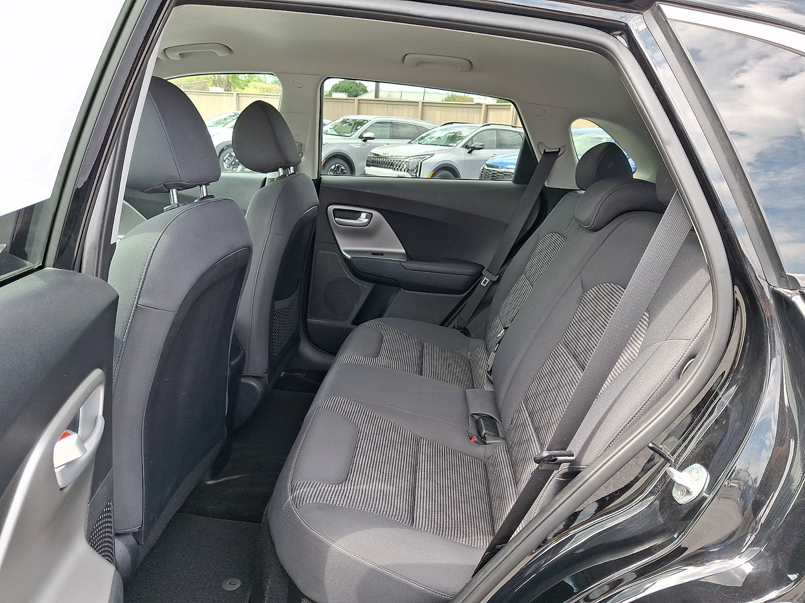 Used 2019 Kia Niro FE FWD image 11