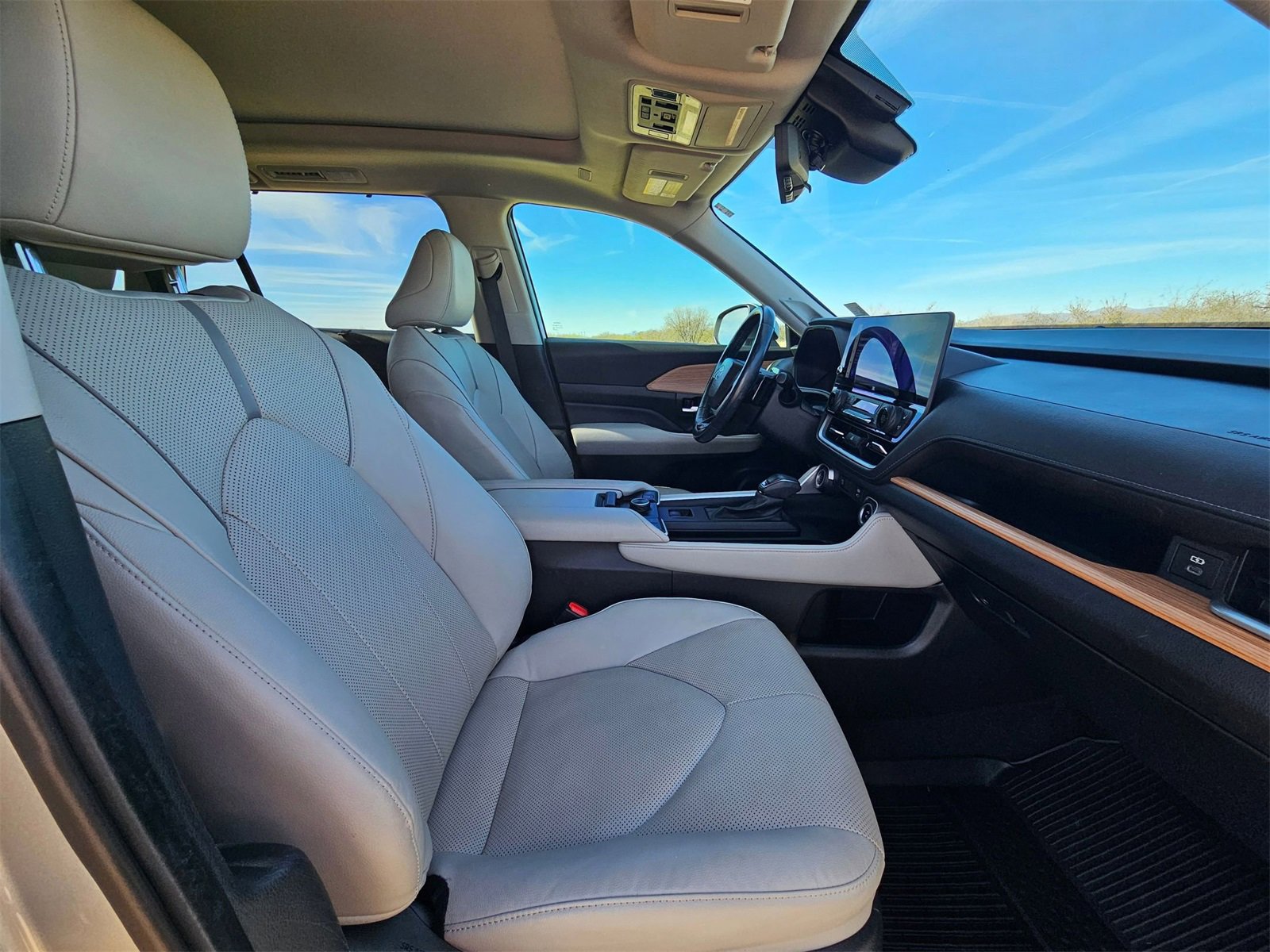 Used 2024 Toyota Grand Highlander Platinum image 25