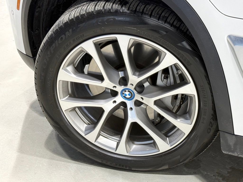 Certified 2024 BMW X5 xDrive50e image 7