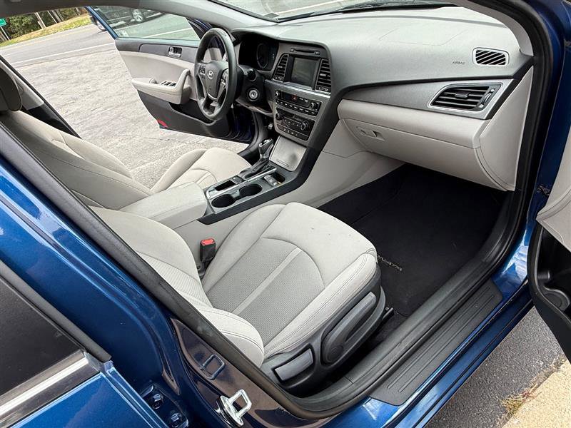 Used 2017 Hyundai Sonata SE image 18