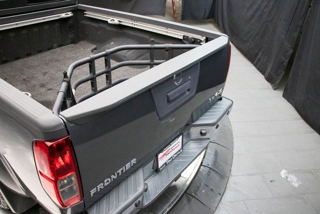 Used 2020 Nissan Frontier SV image 16