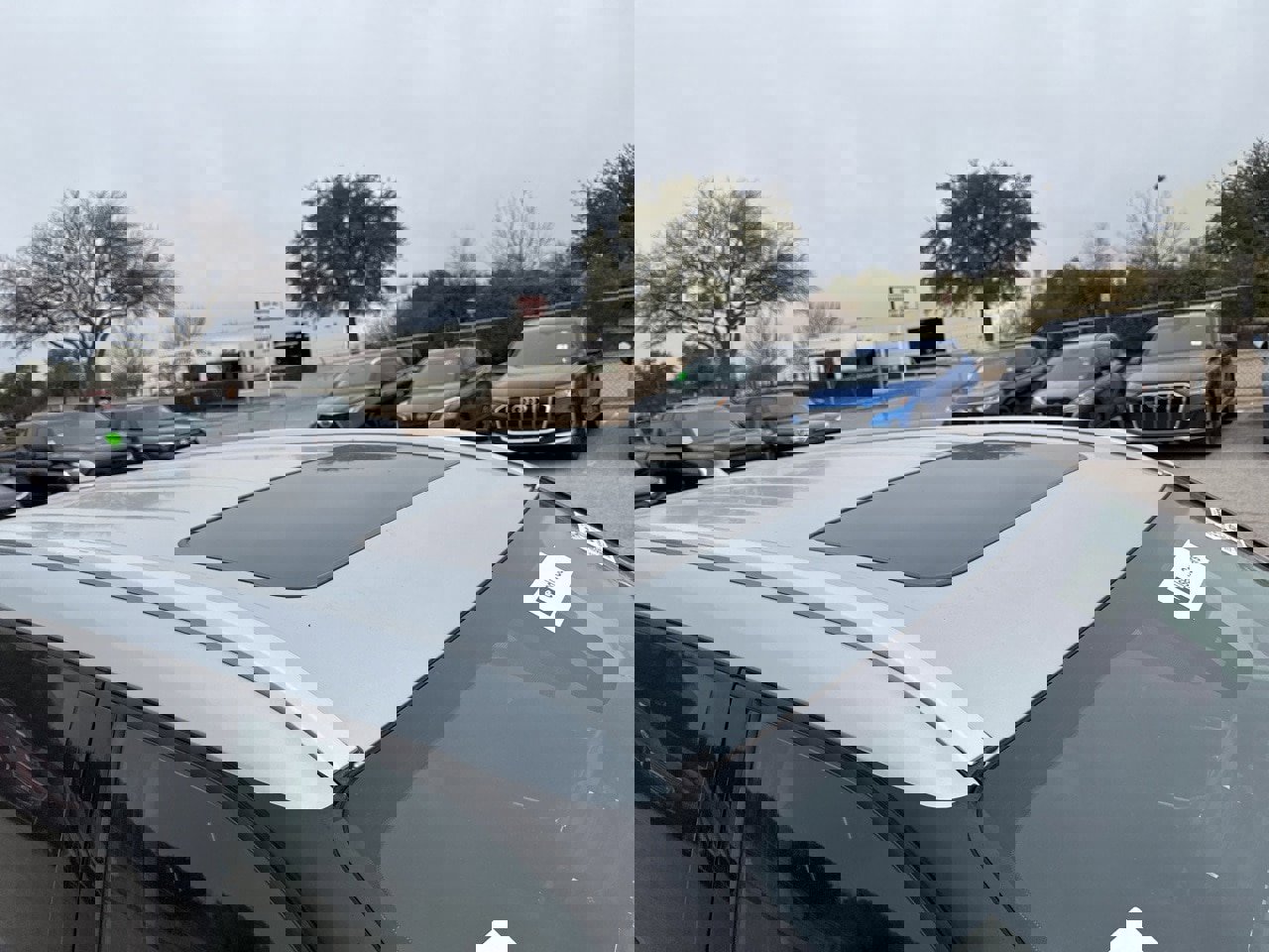 Used 2022 Toyota Highlander XLE image 4