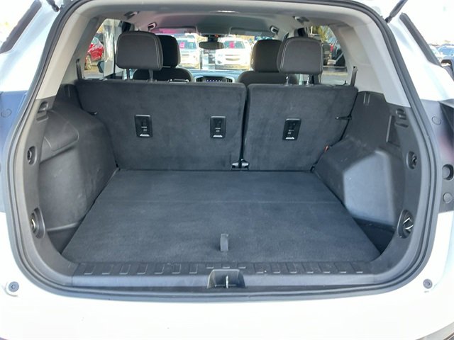 Used 2023 GMC Terrain SLE image 16