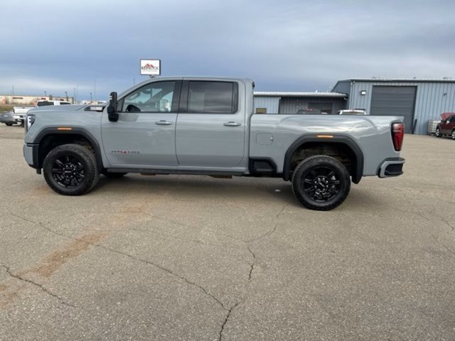 Used 2025 GMC Sierra 2500 AT4 w/ AT4 Premium Plus Package image 4