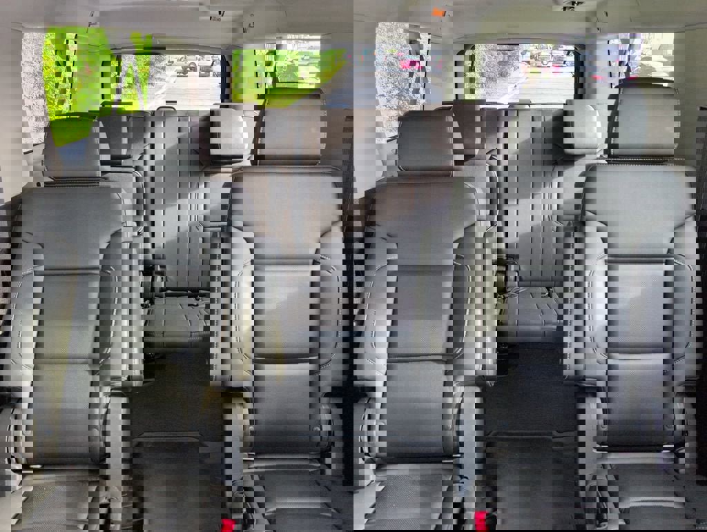 Used 2019 Chevrolet Suburban Premier RWD image 27