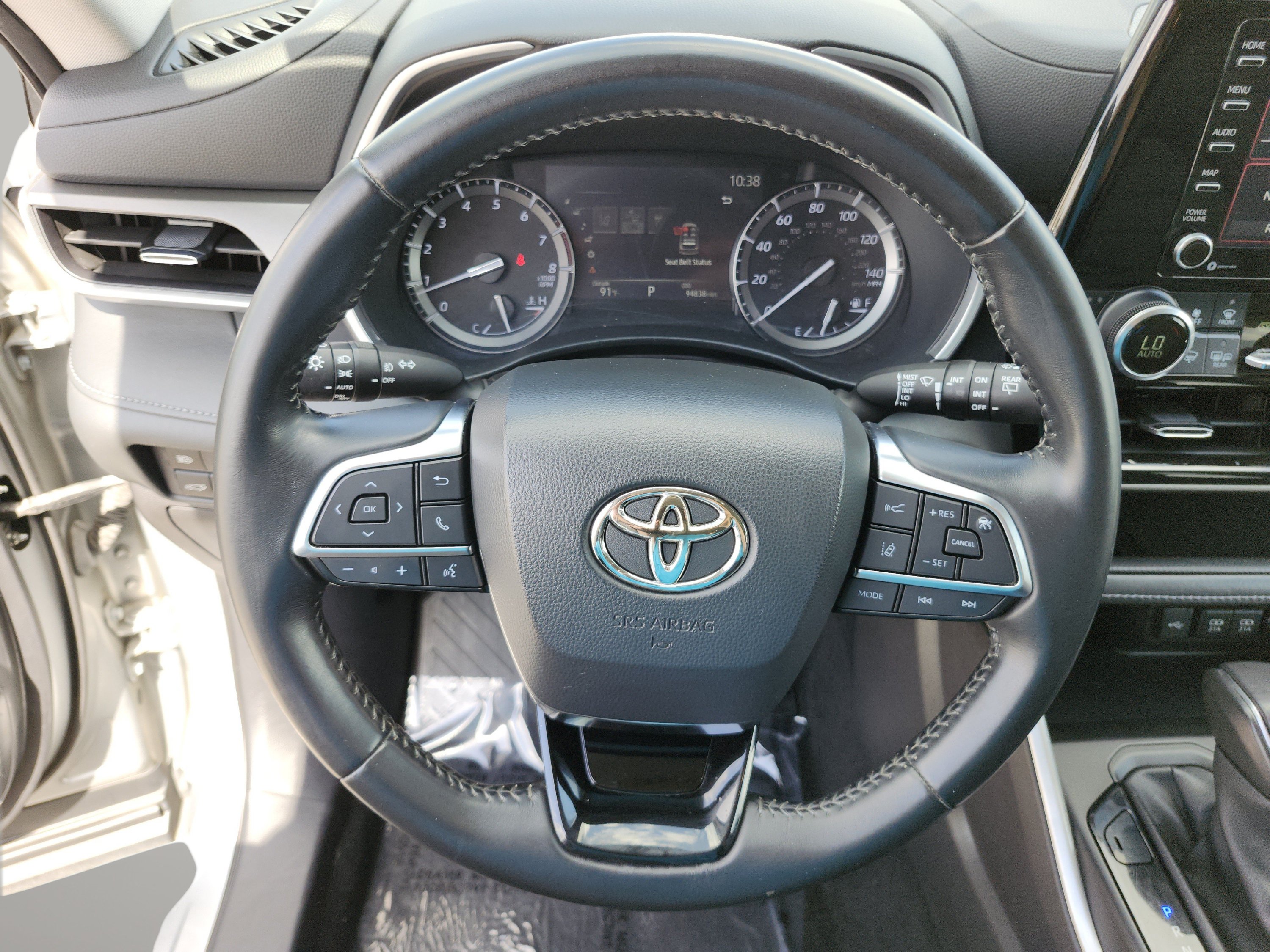 Used 2021 Toyota Highlander XLE FWD image 32