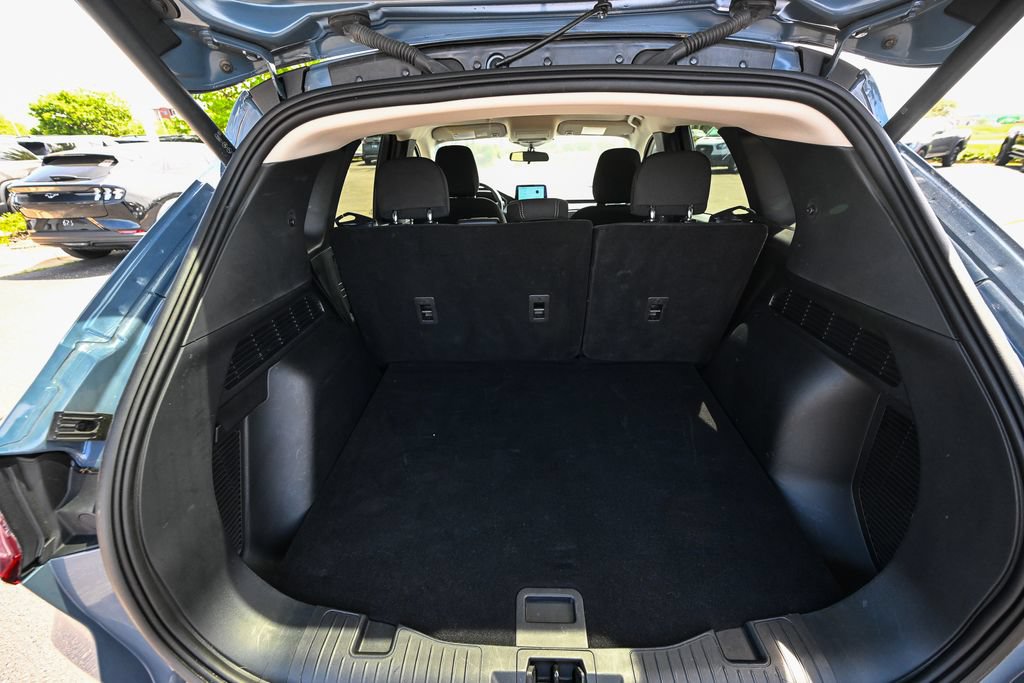 Certified 2025 Ford Escape Active w/ Cold Weather Package AWD/4WD image 16
