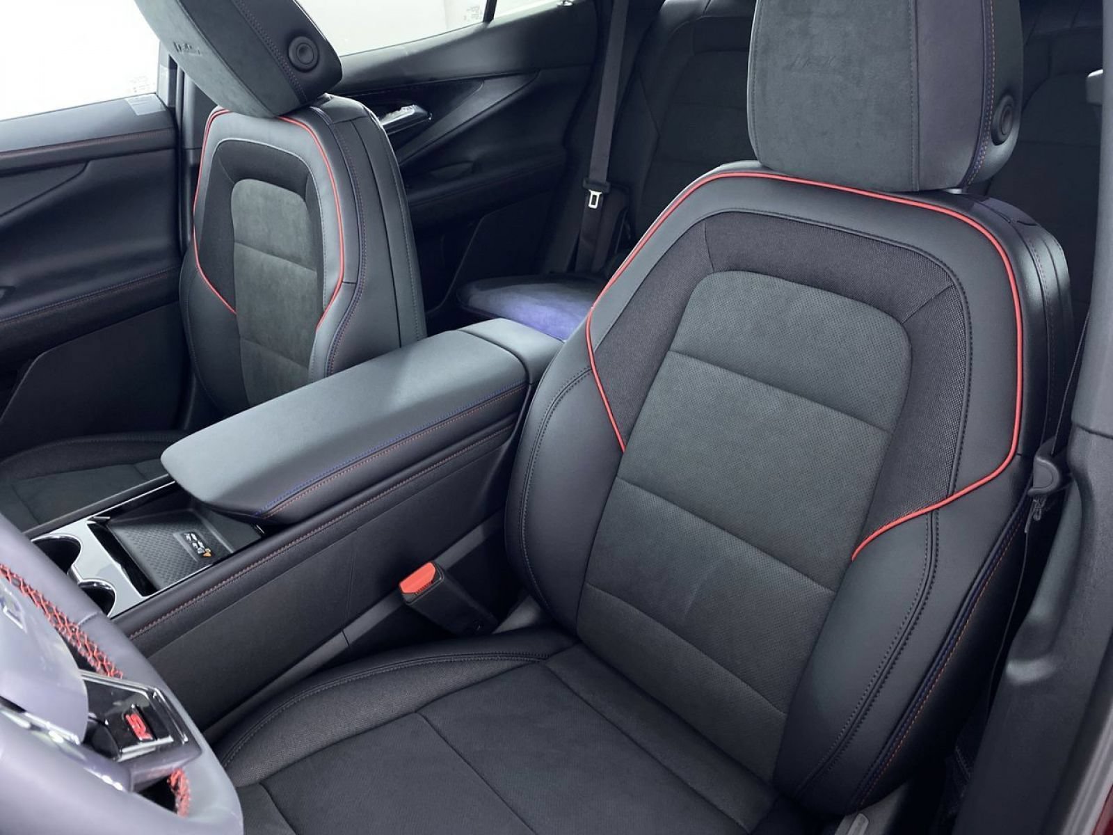 New 2026 Chevrolet Blazer EV RS AWD/4WD image 11