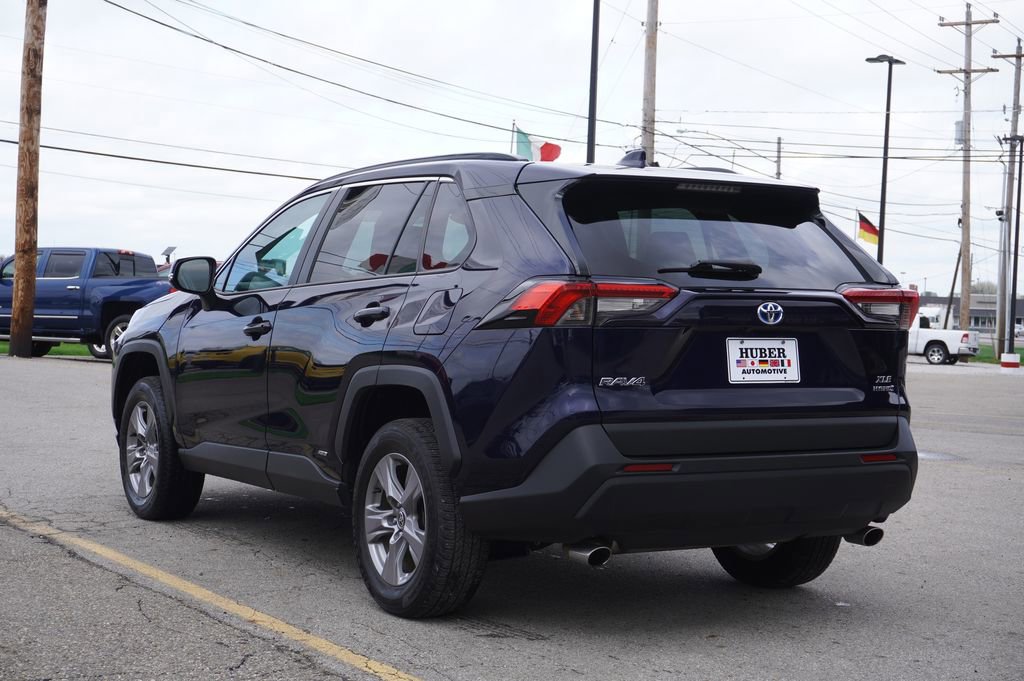 Used 2022 Toyota RAV4 XLE image 5
