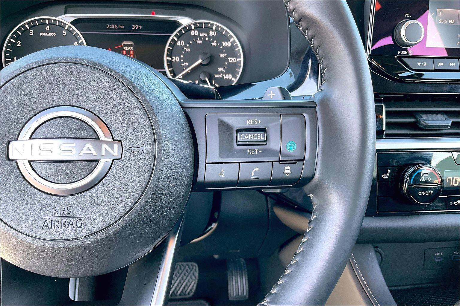 Used 2025 Nissan Pathfinder SV w/ SV Premium Package image 19